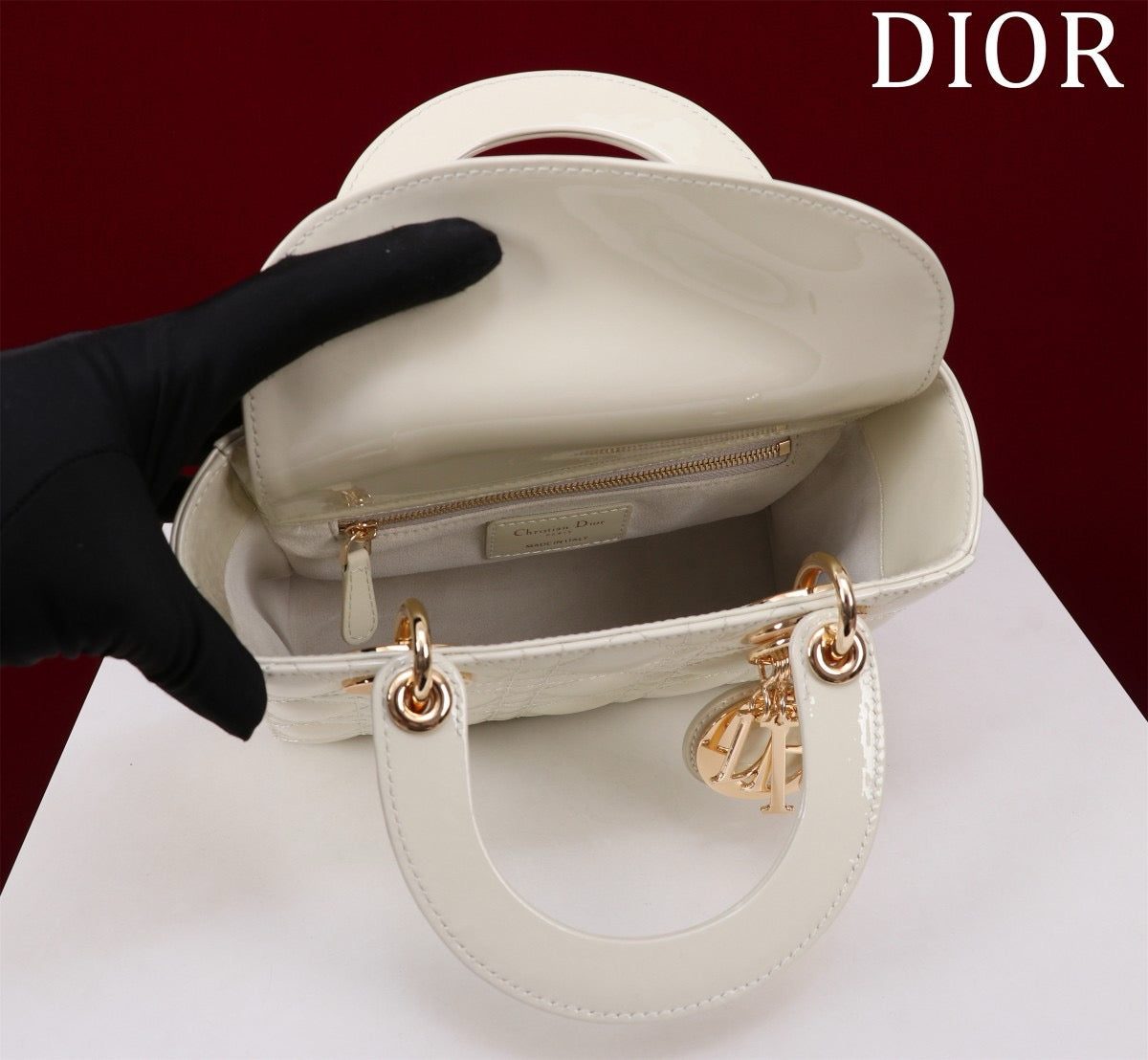 inside opening of white lady dior bag