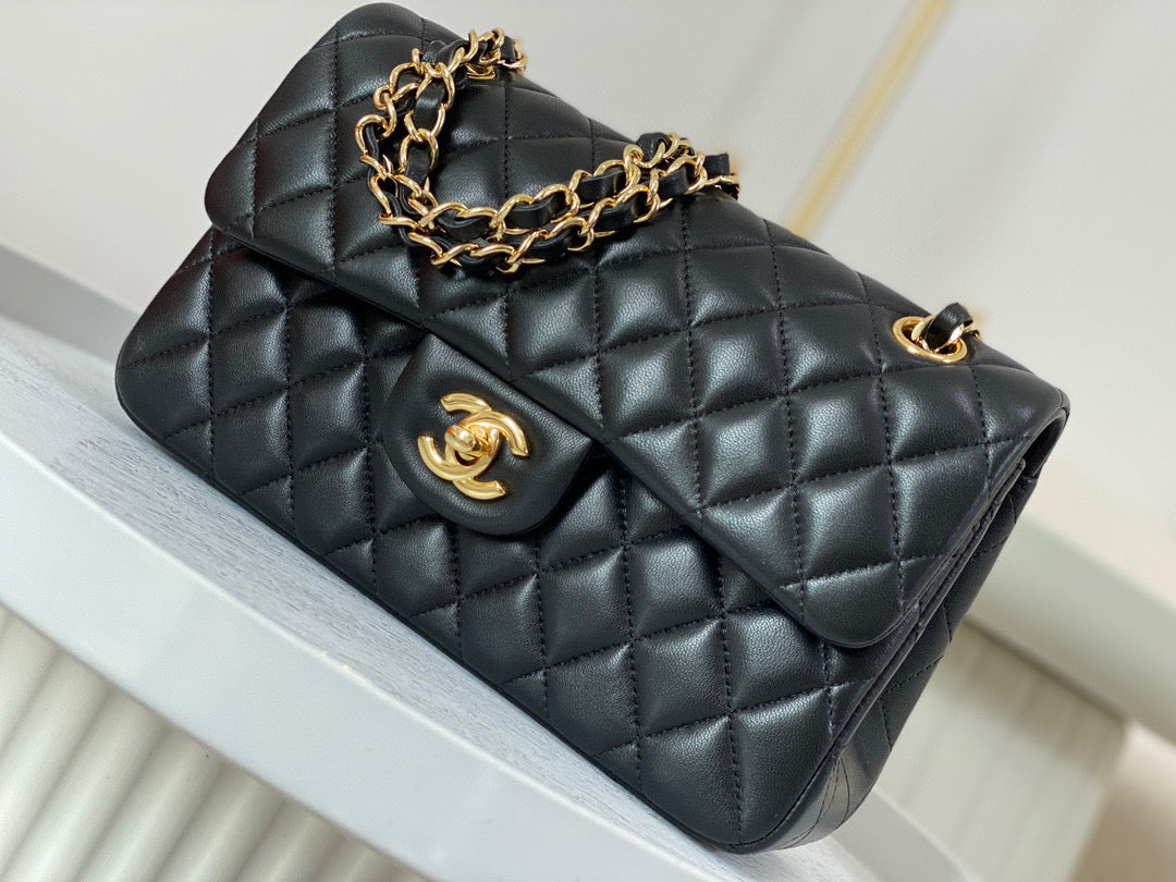 Chanel Classic Handbag Lamb Skin 23cm - High Grade