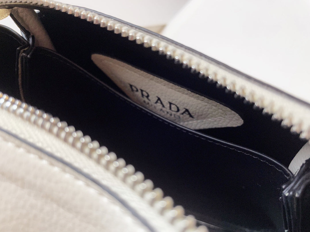 Prada Top Handle Leather bag - Grade 1